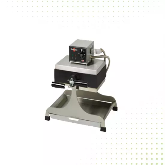 صانعة وافل كهربائية دوارة كبيرة من الفولاذ المقاوم للصدأ ذات شكل معين 4 × 4 - 360 درجة من كرامبوز