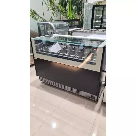 فريزر عرض جيلاتو 48 لتر - لون أسود من بيوكيت