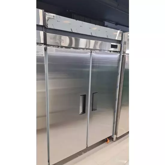 ثلاجة رأسية من الفولاذ المقاوم للصدأ ببابين أربع رفوف لكل باب - سعة 1200 لتر من بيوكيت